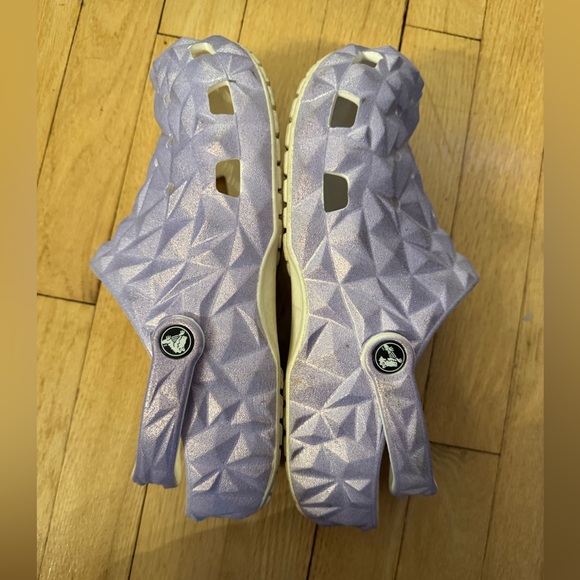 CROCS Women’s Lavender Geometric Glitter Classic Clog with Backstrap - Picture 4 of 7